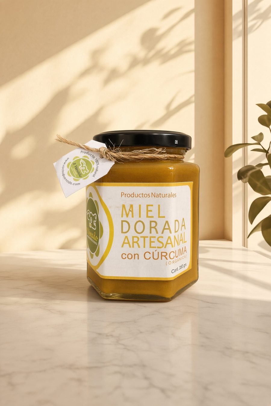 Miel dorada artesanal con cúrcuma